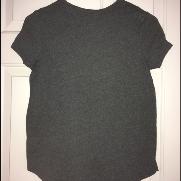 Old Navy t-shirt - Picture 6 of 7